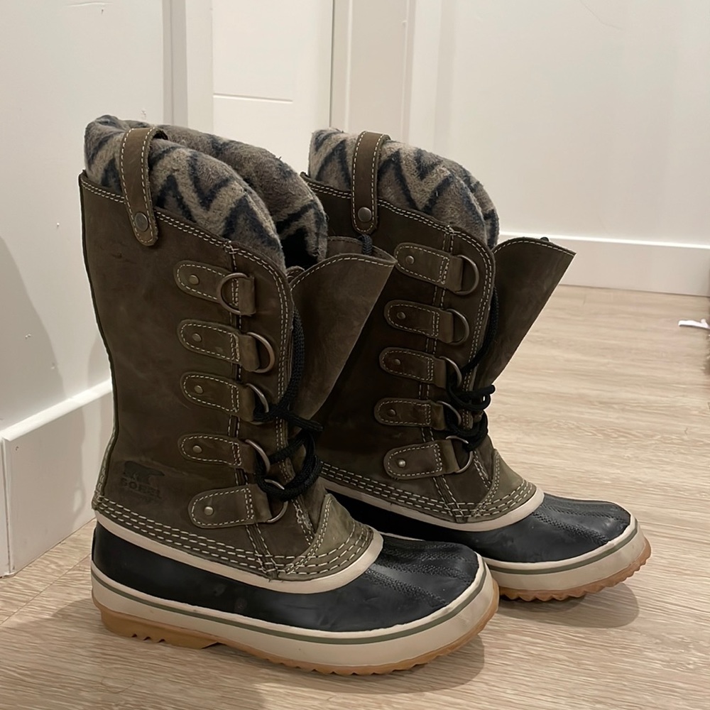 Snow boots
